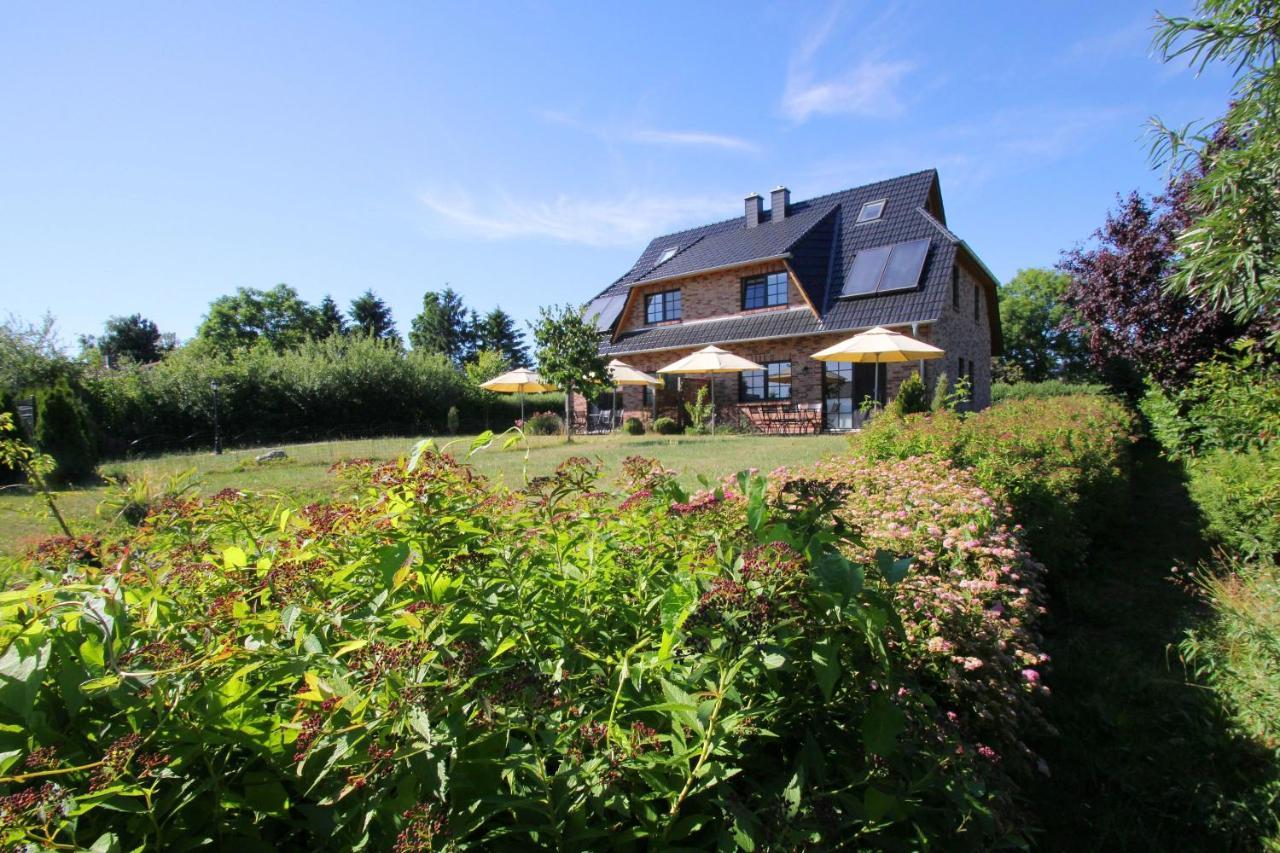 Ostseehaus Odin Doppelhaushaelfte Wiek auf Ruegen Exterior photo